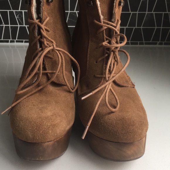 LEATHER boot 👢 - Picture 2 of 8